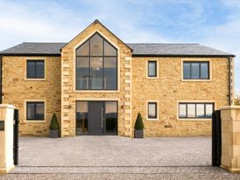 6 bedroom Cottage for rent in Blackburn