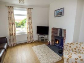 Pebble Cottage - North Yorkshire (incl. Whitby) - 1104367 - thumbnail photo 4