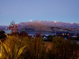 Hensman Haven - Queenstown Holiday Home -  - 1104794 - thumbnail photo 27