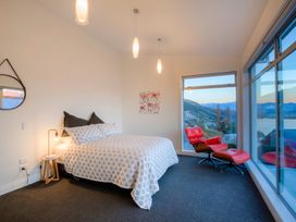 Hensman Haven - Queenstown Holiday Home -  - 1104794 - thumbnail photo 17