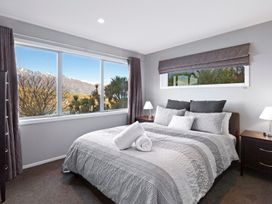 Paradise Peaks - Queenstown Holiday Home -  - 1104796 - thumbnail photo 14