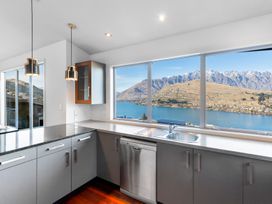 Paradise Peaks - Queenstown Holiday Home -  - 1104796 - thumbnail photo 12