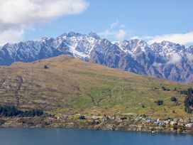 Paradise Peaks - Queenstown Holiday Home -  - 1104796 - thumbnail photo 24