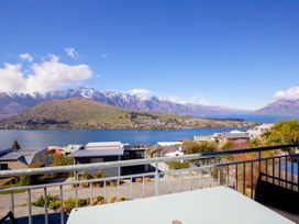 Paradise Peaks - Queenstown Holiday Home -  - 1104796 - thumbnail photo 22