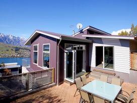 Paradise Peaks - Queenstown Holiday Home -  - 1104796 - thumbnail photo 25