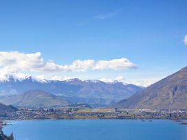 Paradise Peaks - Queenstown Holiday Home -  - 1104796 - thumbnail photo 1