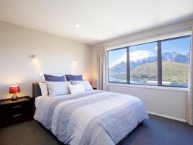 Paradise Peaks - Queenstown Holiday Home -  - 1104796 - thumbnail photo 19