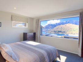 Paradise Peaks - Queenstown Holiday Home -  - 1104796 - thumbnail photo 18