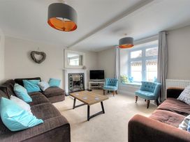 5 bedroom Cottage for rent in Lyme Regis