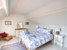 5 bedroom Cottage for rent in Lyme Regis
