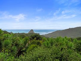 Perfectly Piha - Piha Holiday Home -  - 1107682 - thumbnail photo 22