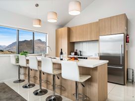 Lakeview Retreat - Queenstown Holiday Home -  - 1107815 - thumbnail photo 6