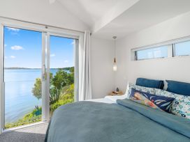 Harbour View - Westmere Holiday Apartment -  - 1107958 - thumbnail photo 4