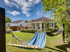 Bird and Fish - Napier Holiday Home -  - 1108645 - thumbnail photo 1