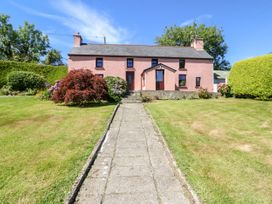 4 bedroom Cottage for rent in Rosscarbery