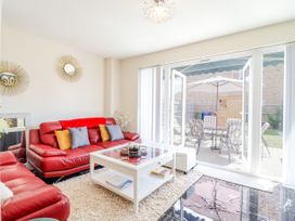 Cheerful Townhouse - Kent & Sussex - 1109170 - thumbnail photo 3