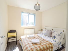 Cheerful Townhouse - Kent & Sussex - 1109170 - thumbnail photo 17