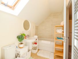Cheerful Townhouse - Kent & Sussex - 1109170 - thumbnail photo 27