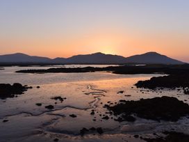 Beachcombers -  - 1110767 - thumbnail photo 32