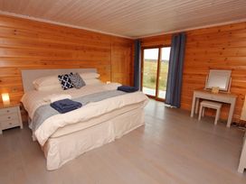 Eagle Lodge -  - 1110812 - thumbnail photo 30