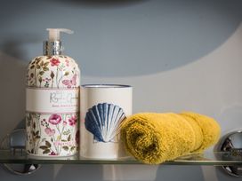 Anchor -  - 1110833 - thumbnail photo 16