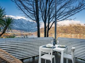 A Stunning Stay - Queenstown Holiday Home -  - 1110973 - thumbnail photo 20
