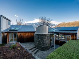 A Stunning Stay - Queenstown Holiday Home -  - 1110973 - thumbnail photo 21