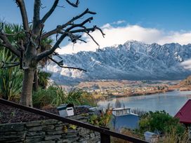 A Stunning Stay - Queenstown Holiday Home -  - 1110973 - thumbnail photo 27