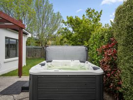 Kokomea House - Wanaka Holiday Home -  - 1112182 - thumbnail photo 23