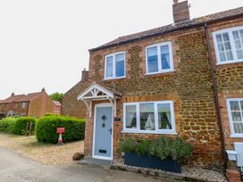 2 bedroom Cottage for rent in Snettisham