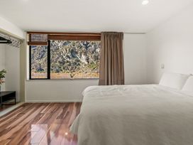 Snowy Peaks – Queenstown Holiday Apartment -  - 1116322 - thumbnail photo 8
