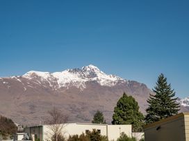 Snowy Peaks – Queenstown Holiday Apartment -  - 1116322 - thumbnail photo 1