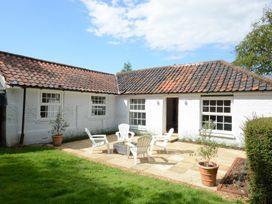 2 bedroom Cottage for rent in Woodbridge