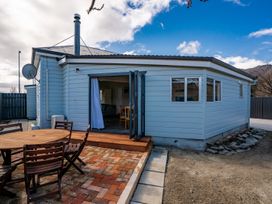 Lake Dunstan Cottage - Cromwell Holiday Home -  - 1118737 - thumbnail photo 12
