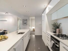 Summit View – Queenstown Central Apartment -  - 1119042 - thumbnail photo 14