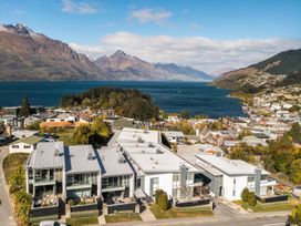 Summit View – Queenstown Central Apartment -  - 1119042 - thumbnail photo 23