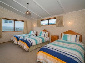 Relax On Courtney - Pauanui Holiday Home -  - 1120091 - thumbnail photo 17