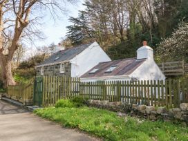 2 bedroom Cottage for rent in Llangefni