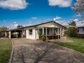 The Sunhaven - Cromwell Holiday Home -  - 1120556 - thumbnail photo 1