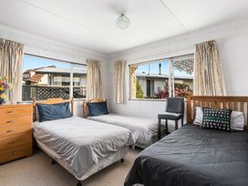 The Sunhaven - Cromwell Holiday Home -  - 1120556 - thumbnail photo 13