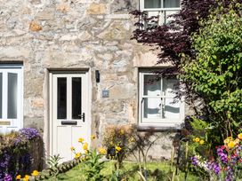2 bedroom Cottage for rent in Llangefni