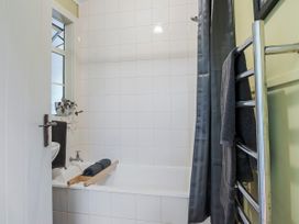 A Ray of Sunshine - Manly Holiday Home -  - 1121654 - thumbnail photo 21