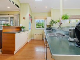 A Ray of Sunshine - Manly Holiday Home -  - 1121654 - thumbnail photo 10