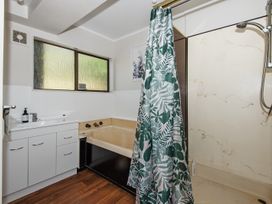 Bayview Beauty - Helena Bay Holiday Home -  - 1121655 - thumbnail photo 22