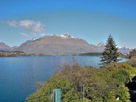 Frankton House - Queenstown Holiday Home -  - 1121716 - thumbnail photo 21