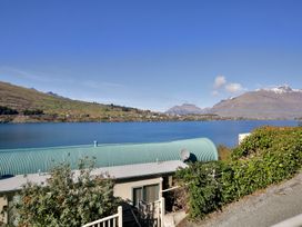 Frankton House - Queenstown Holiday Home -  - 1121716 - thumbnail photo 23