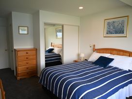 Frankton House - Queenstown Holiday Home -  - 1121716 - thumbnail photo 11