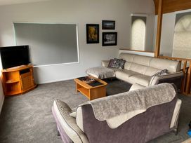 Frankton House - Queenstown Holiday Home -  - 1121716 - thumbnail photo 3