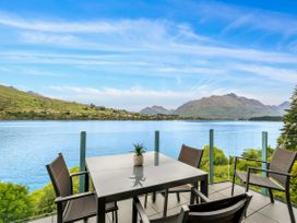 Frankton House - Queenstown Holiday Home -  - 1121716 - thumbnail photo 6