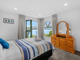 Frankton House - Queenstown Holiday Home -  - 1121716 - thumbnail photo 12